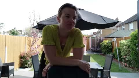 Nadia Ferreira  online show from 04.09.26