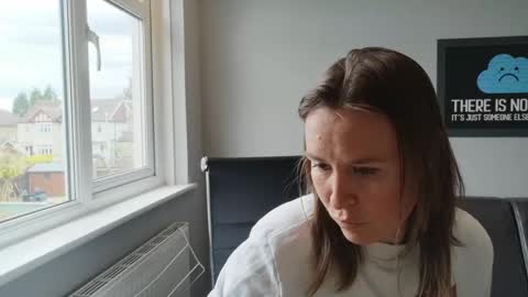 Nadia Ferreira  online show from 05.15.26