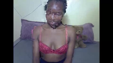 Snapshot of eboniana chatting on 03.08.25 eboniana online show from 03.08.25