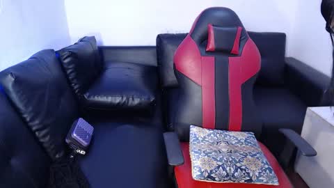 ebony_amazing online show from 10.27.25