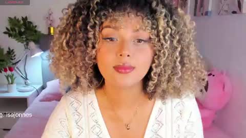 Snapshot of ebony_curly2 chatting on 06.22.26 isa online show from 06.22.26