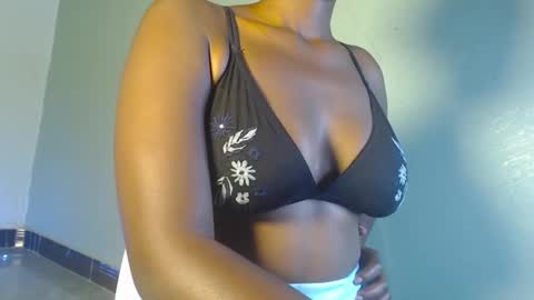 ebony ezel online show from 12.23.24