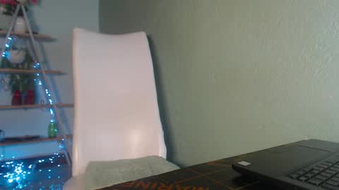 ebony ezel online show from 02.12.25