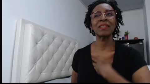 Snapshot of ebony_m1lf chatting on 06.19.26 judy online show from 06.19.26