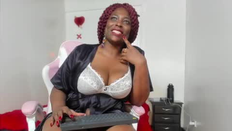 Snapshot of ebony_mine47 chatting on 01.01.25 Ebony Mine online show from 01.01.25