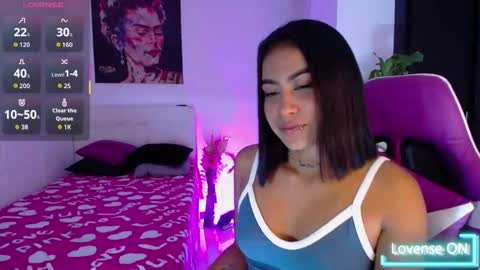 Snapshot of ebony_moon1 chatting on 10.12.25 moon online show from 10.12.25