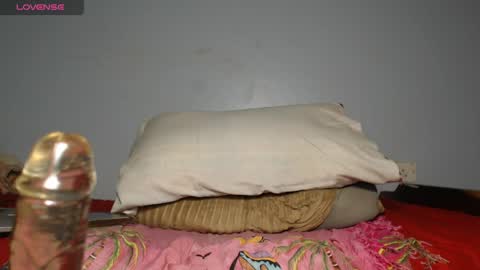Snapshot of ebony_petite01 chatting on 05.14.26 EBONY PETITE online show from 05.14.26