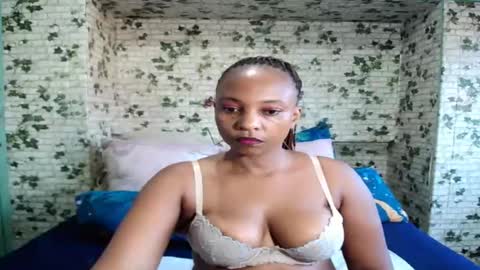 Snapshot of ebony_seduction00 chatting on 06.01.26 ebony_seduction00 online show from 06.01.26
