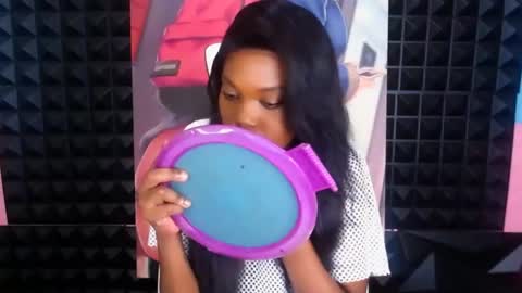Snapshot of ebonydivaxx chatting on 02.02.25 kimberley online show from 02.02.25