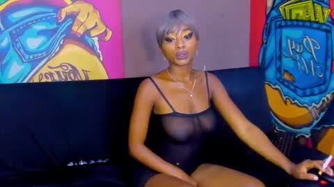 Snapshot of ebonydollx69 chatting on 01.17.25 Pearl online show from 01.17.25