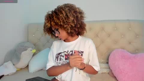 Queen Ebony online show from 03.11.25