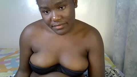 Snapshot of ebonyrapunzelle chatting on 07.17.26 ebonyrapunzelle online show from 07.17.26