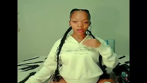 Snapshot of ebonyshy123x chatting on 01.10.26 ebonyshy123 online show from 01.10.26