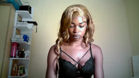 Snapshot of ebonytanqueen chatting on 04.20.26 ebonytanqueen online show from 04.20.26