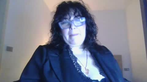 Snapshot of echo_dust chatting on 04.19.26 echo_dust online show from 04.19.26