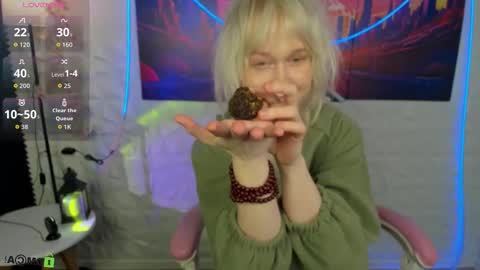 Snapshot of eclipse_auralis chatting on 11.30.25 eclipse auralis online show from 11.30.25