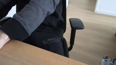 Snapshot of eddy270 chatting on 01.12.25 eddy270 online show from 01.12.25