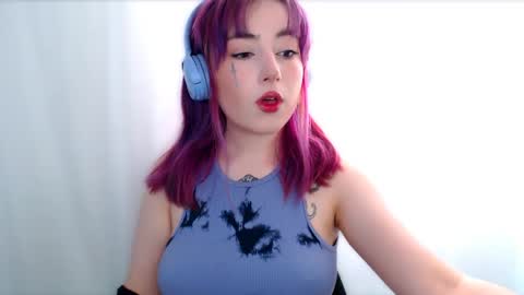 Snapshot of ediefris chatting on 05.19.26 fickle demon made of clumps of matter online show from 05.19.26