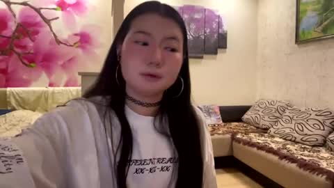 Snapshot of edinabluett chatting on 04.28.26 Eri online show from 04.28.26