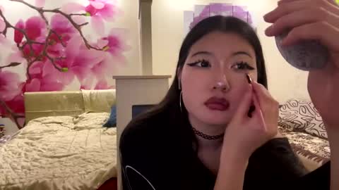 Snapshot of edinabluett chatting on 05.20.26 Eri online show from 05.20.26