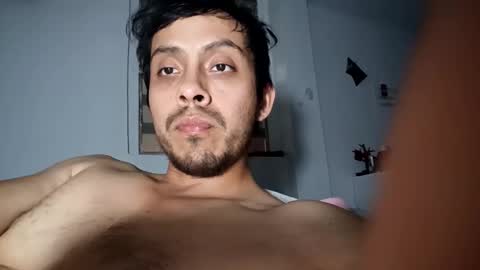 Snapshot of eduar99latino chatting on 12.21.25 Eduar99 online show from 12.21.25