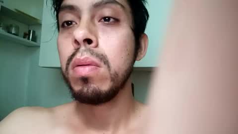 Snapshot of eduar99latino chatting on 04.30.26 Eduar99 online show from 04.30.26