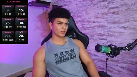 Snapshot of edward__clarck chatting on 09.30.25 EDWARD CLARCK online show from 09.30.25