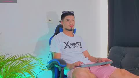 Edward Ross online show from 11.02.25