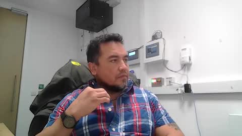 Snapshot of edwill13 chatting on 01.12.26 EdM online show from 01.12.26