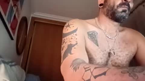 Snapshot of eemmee708927 chatting on 10.10.25 eemmee708927 online show from 10.10.25