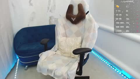 Snapshot of eesprit chatting on 02.11.25 Daniel and Alex online show from 02.11.25