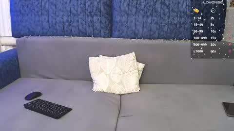 Snapshot of eesprit chatting on 03.09.25 Daniel and Alex online show from 03.09.25