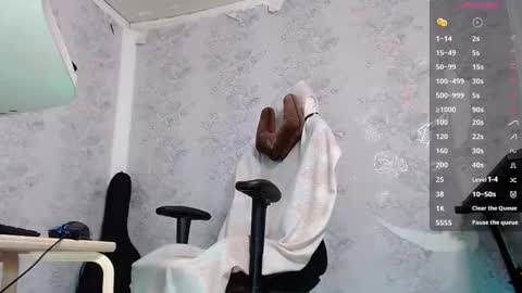 Snapshot of eesprit chatting on 09.10.25 Daniel and Alex online show from 09.10.25