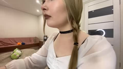 Snapshot of eestipixies chatting on 05.18.26 Lili online show from 05.18.26