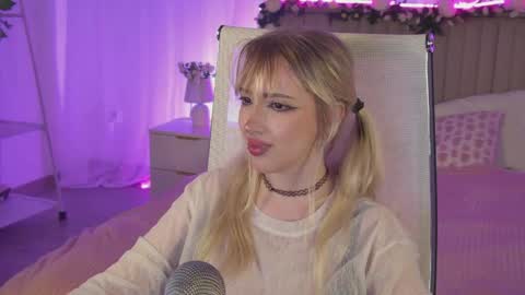 Snapshot of eevamarie chatting on 05.06.26 EVA NON NUDE online show from 05.06.26
