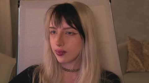 Snapshot of eevamarie chatting on 06.03.26 EVA NON NUDE online show from 06.03.26