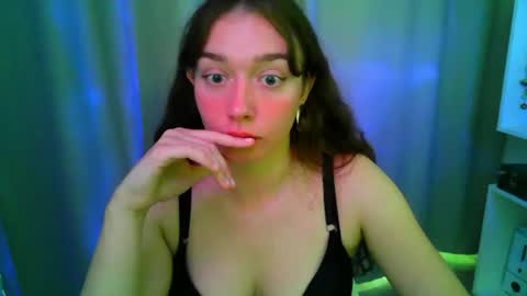 Snapshot of effie_balconii chatting on 06.21.26 effie_balconii online show from 06.21.26