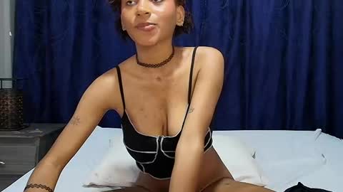 Snapshot of effie_cooper chatting on 03.04.25 Effie online show from 03.04.25
