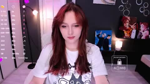 Snapshot of effie_lee chatting on 04.04.26 Effie online show from 04.04.26