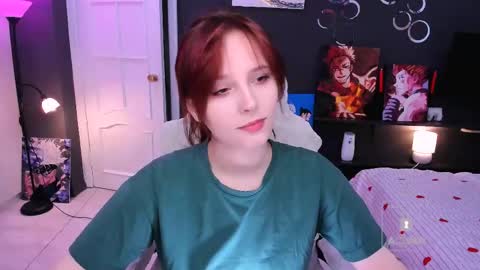 Snapshot of effie_lee chatting on 04.26.26 Effie online show from 04.26.26
