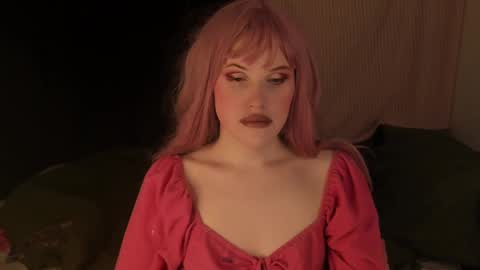 Effie Mur online show from 12.06.24