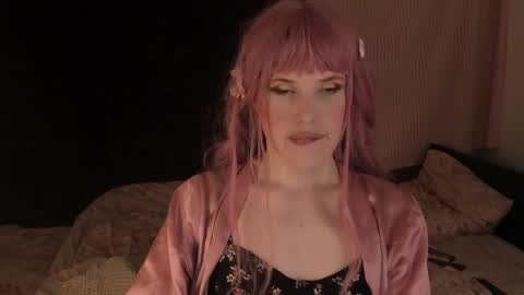 Effie Mur online show from 12.24.24