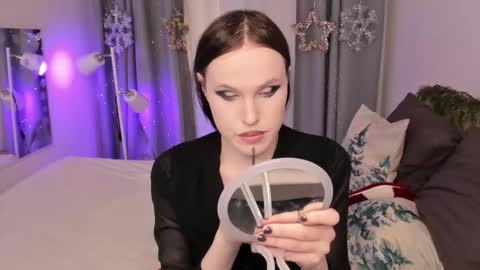 Effie Mur online show from 01.10.26