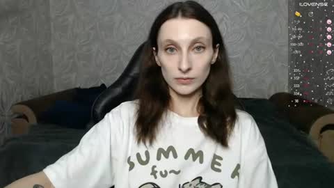 Snapshot of effy_gray chatting on 07.14.26 Anna online show from 07.14.26
