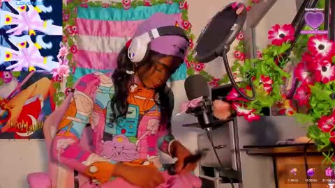 effy_marinn online show from 10.21.25