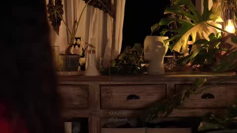 Snapshot of effylowell_ chatting on 02.13.26 Effy online show from 02.13.26