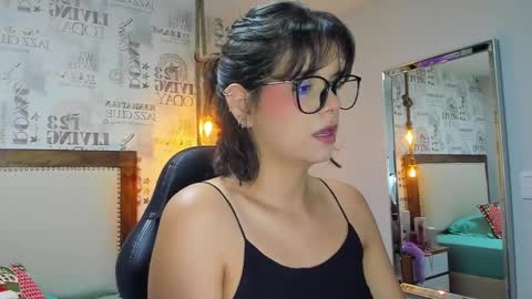 Snapshot of effystonnem chatting on 01.05.25  E F F Y  online show from 01.05.25