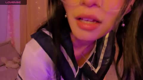 Snapshot of eimy_leny_ chatting on 10.09.25 EIMY online show from 10.09.25