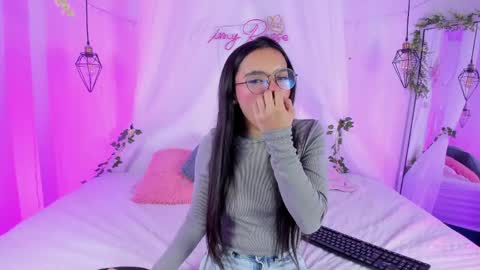 Snapshot of eimy_rosse18 chatting on 04.27.26 eimy_rosse18 online show from 04.27.26