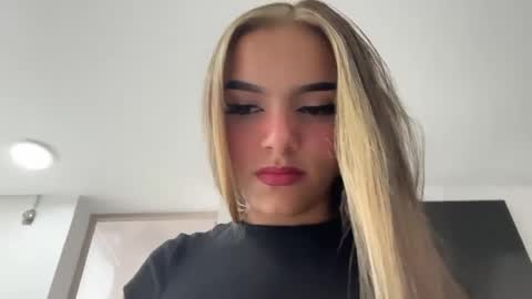 Snapshot of eimy_rosse18 chatting on 05.08.26 eimy_rosse18 online show from 05.08.26